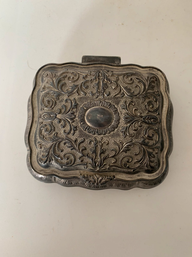 Vintage Silver-Plated Jewellry Box in Arts & Collectibles in Moose Jaw
