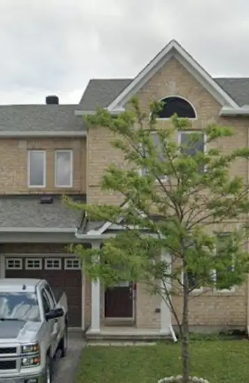 Barrhaven 3 Bedrooms+Den Townhouse For Rent (Sept. 1)