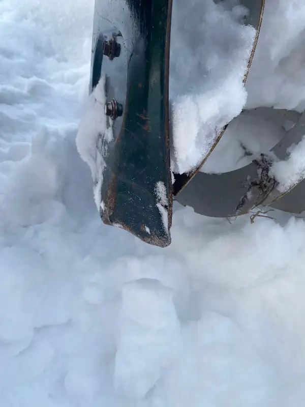 Snowblower Parts and Tractors in Snowblowers in Regina - Image 4