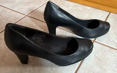 New, Rockport pumps for sale. Black size 7 women’s heels. Paid over $90.00. Front porch pick up from...