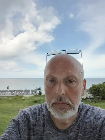 Male sixty three, retired look for friendships and companionship, View more