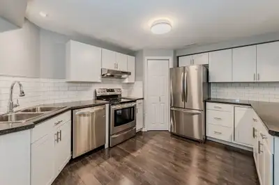 Large Executive 1 BDRM Walk-Out