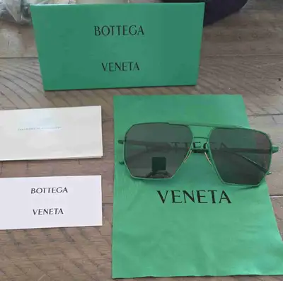 Bottega Veneta BV1012S, View more