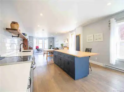 Welcome to Erb House on King St East! Available June 1st. Viewings currently available on May 2nd –...