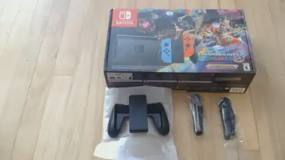 console nintendo switch avec 1 jeu et carte memoire, View more