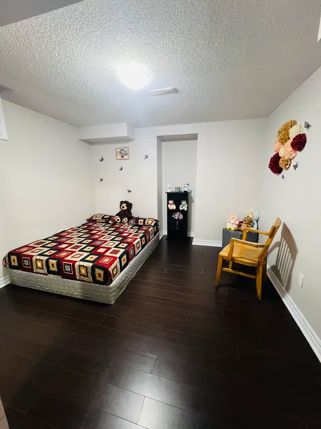 one shared bedroom in two bedroom basement in Room Rentals & Roommates in Mississauga / Peel Region - Image 9