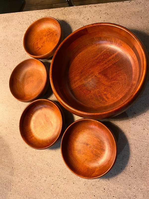 Baribocraft Wooden 9" Salad Bowl & 4 -5 1/2" bowls in Kitchen & Dining Wares in Oshawa / Durham Region