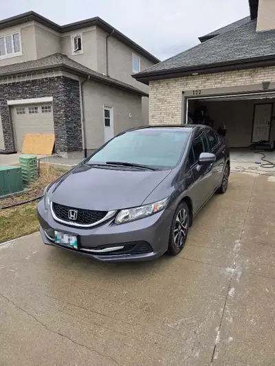 Automatic 90,800 km Clean title Heated seats Sunroof Backup camera Lane change camera Excellent cond...