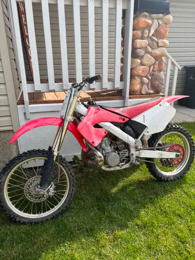 2001 Honda CR250R was fully rebuilt by previous owner when I bought it in 2020. I only averaged abou...