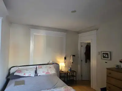 Cozy single room available for rent, perfect for students or young professionals. The room comes fur...