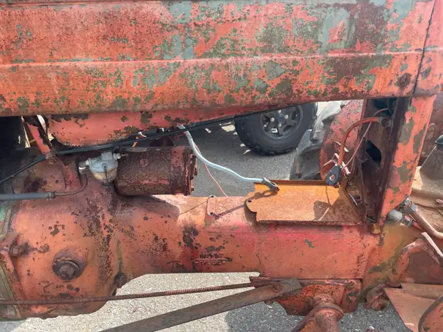 Vintage John Deere tractor in Other in Moncton - Image 4