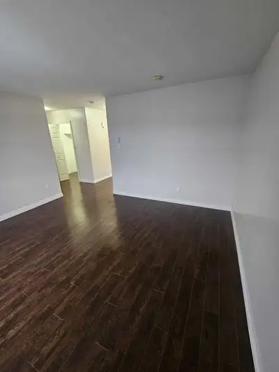 Beautiful 3 bedroom 2 and 1/2 bathroom Apartment.