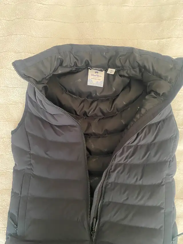VEST - Wind River, black, women's XS in Women's - Tops & Outerwear in Markham / York Region - Image 5