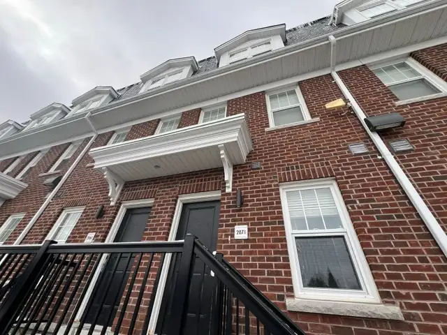 Sublet or Lease Takeover – Oshawa Foundry Simcoe (Females Only)