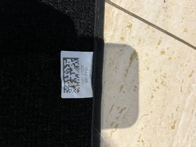 Genuine BMW 3 Series Carpeted Floor Mat - Front and Rear in Other Parts & Accessories in City of Toronto - Image 7