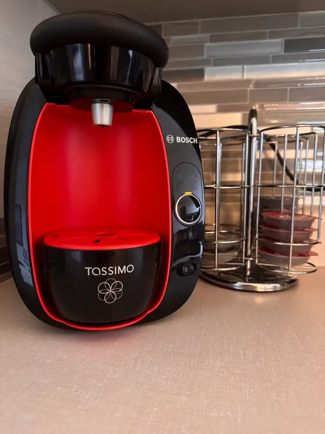 Cafetière Tassimo in Coffee Makers in Thetford Mines - Image 2