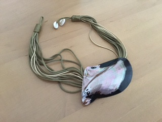 Collier avec vrai coquillage dans Bijoux et montres  à Laval/Rive Nord