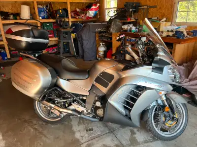 2011 Kawasaki Concours14 ABS-Silver 64540 km’s (approx.) Very Good Condition Beautiful bike. A real...