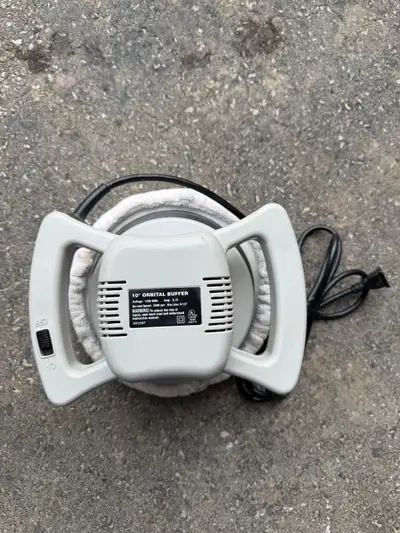 This is a 10" Orbital Buffer, with a voltage of 120V-60Hz and an amperage of 0.75. This item is in u...