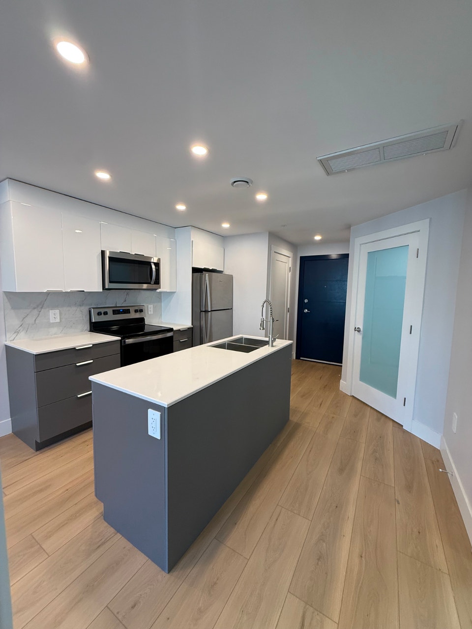 SENIOR CITIZEN LIVING BRAND NEW BUILDING 2