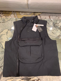 NIKE NSW DOWN VEST TECH PACK (NEW w/tag) * Large