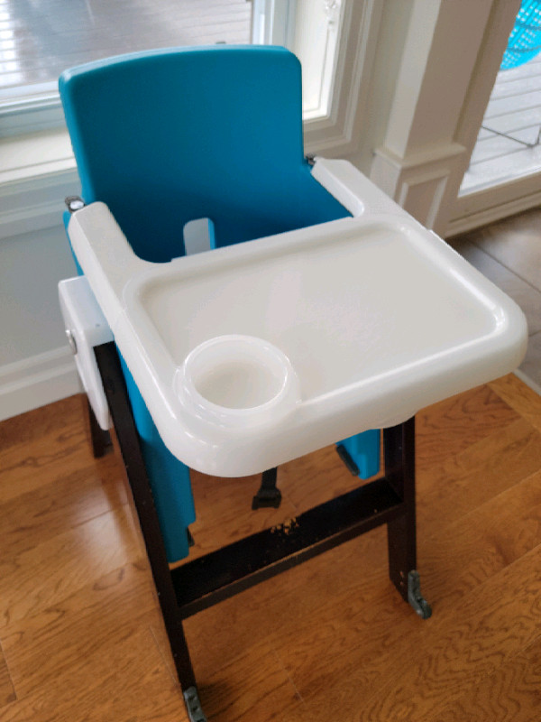 Age Design High Chair in Feeding & High Chairs in Belleville