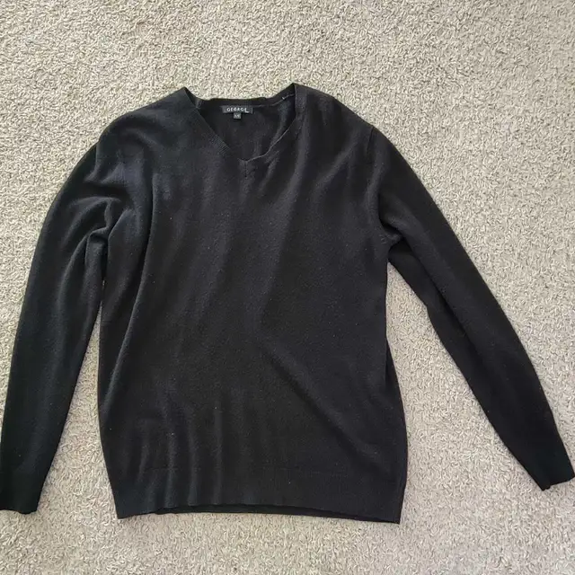 Seven Men's Size Large Sweaters in Men's in Red Deer - Image 8