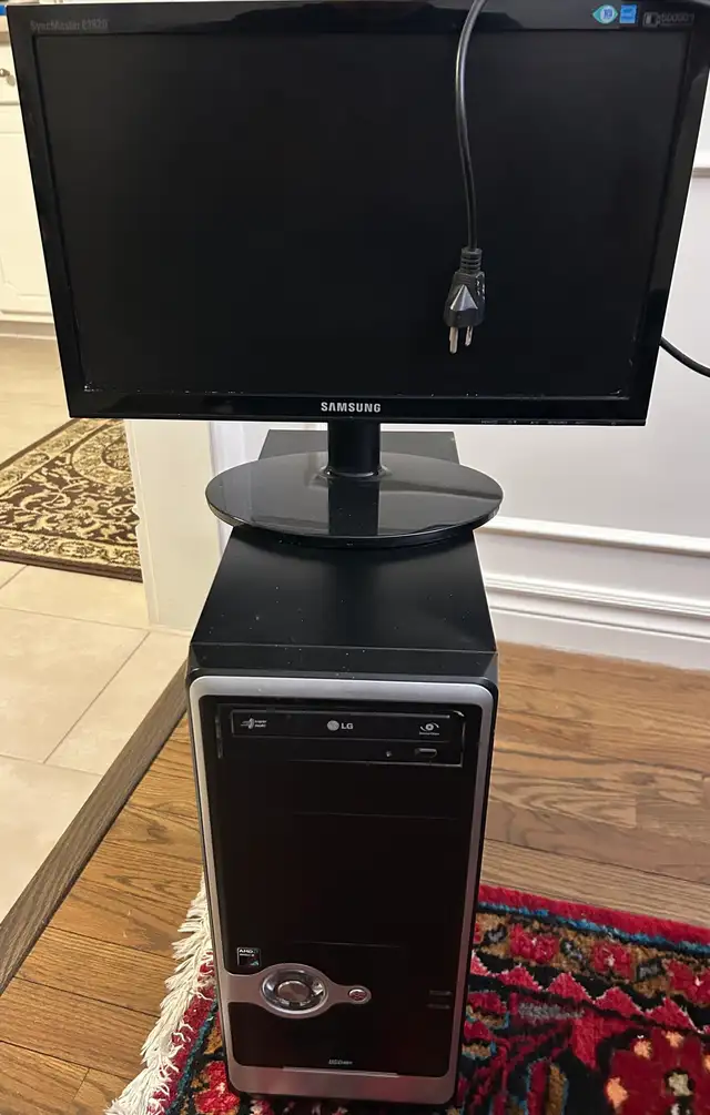Desktop Computer492244657410549760