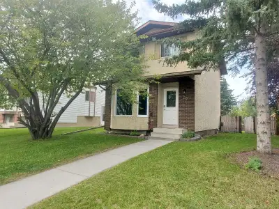 Spacious 2 story house for rent. Located in the NW community of Sandstone Valley. 3 bedroom, 1.5 bat...