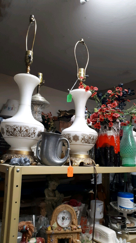LAMPS & OTHER ITEMS in Multi-item in Belleville - Image 2