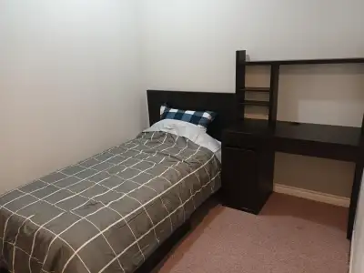(Women Only) Beautiful room at BAYVIEW SHEPPARD
