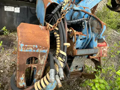 Kato 800 dangle processor head Has computer and parts New parts on head Was run on a 330 cat Have ab...