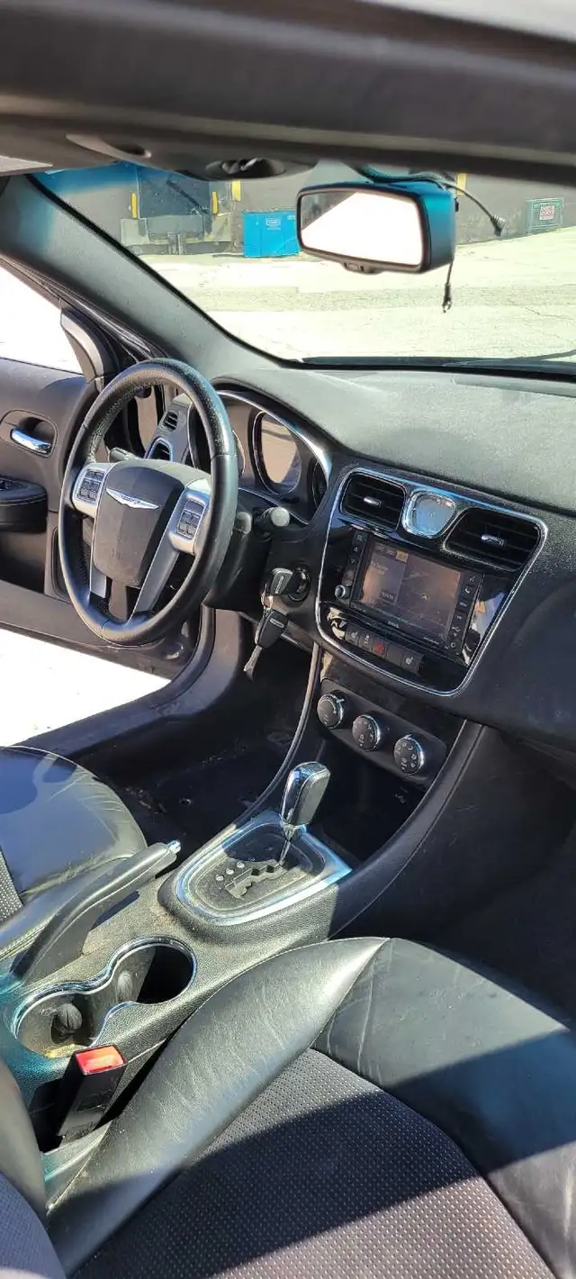 2013 Chrysler 200 S548417466082283527