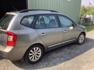2010 Kia Rondo EX Premium