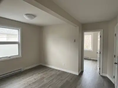 Appartement lumineux au 2e étage avec 1 chambre à coucher, entièrement rénové. Très bien situé à Hul...