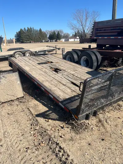 17’ long by 8’ wide Flat deck. Steel frame, bumper and head ache rack in good shape. Wood deck needs...