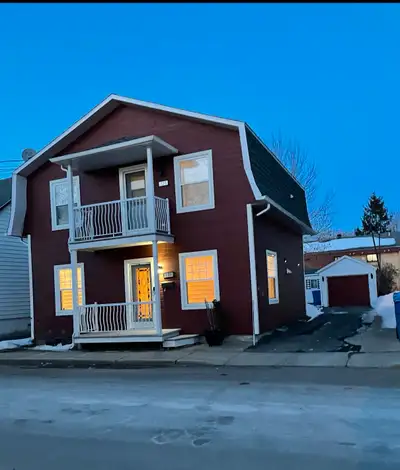 BEAU 4 1/2 AVEC JARDIN RÉNOVÉ À LOUER - DISPONIBLE LE 1ER JUILLET 2025 DANS LE CENTRE-VILLE DE TROIS...