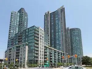A beautiful Studio Condo located at Fort York and Lakeshore