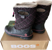 Bogs Snow Boots Youth Sz 4, Fit Women Sz 6