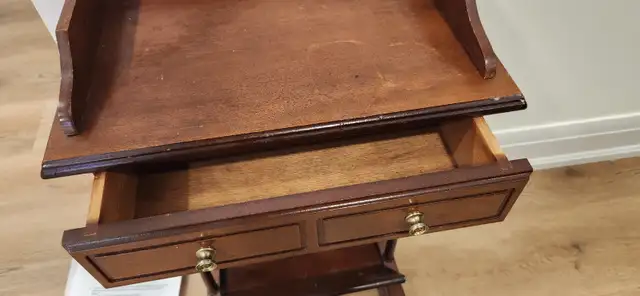Small Wooden Side Table in Other Tables in Oshawa / Durham Region - Image 5