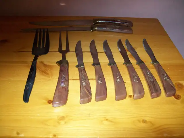 glass candle holders/kitchen items/milk bottles in Home Décor & Accents in Kawartha Lakes - Image 4