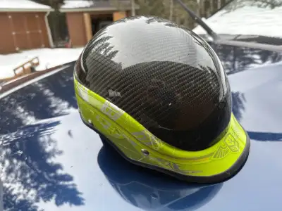 KAYAK WRSI TRIDENT COMPOSITE HELMET - Size S/M - Carbon fibre composite two color shell - EVA foam l...