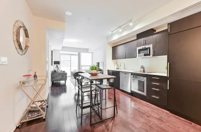 FURNISHED CONDO AVAILABLE OCTOBER 1ST.$2400. 1-6 MONTHS63860084576257124