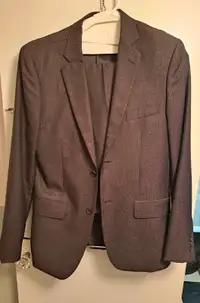 Le Chateau Charcoal Grey Men's Suit (40 Jacket/32-33 Pant)