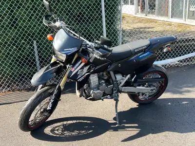 2005 Suzuki DRZ400SM with 440cc big bore kit. Has 18,000kms. Owned since 13,000kms over 7 years ago....