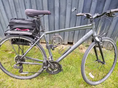 Great Hybrid Bicycle! $350 OBO with accessories