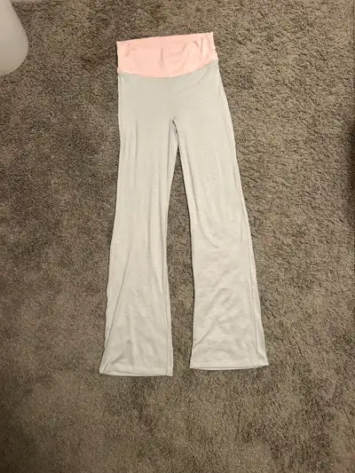 Hollister foldover leggings BRAND NEW, View more
