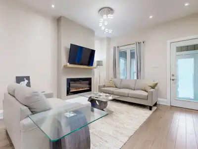 NO AGENTS Spacious 3 bedroom, 2 bathroom home with private deck backyard is available for rent. This...