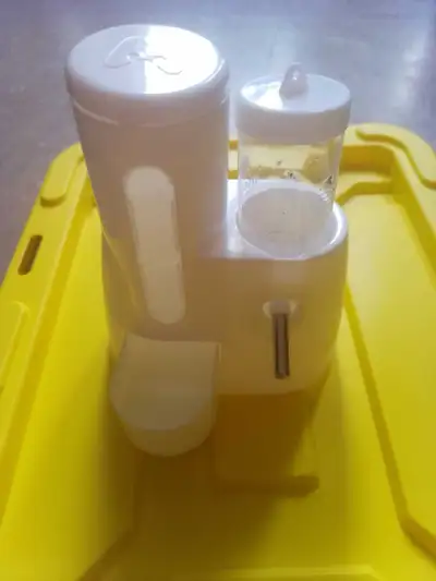 Deluxe Pet Products Mouse Automatic Water Bottle Feeder, View more
