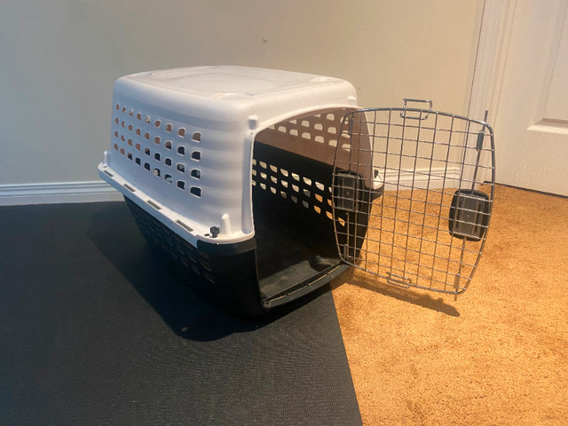 Dog Crate Hard Sided 27x19x19 Inches in Accessories in Calgary